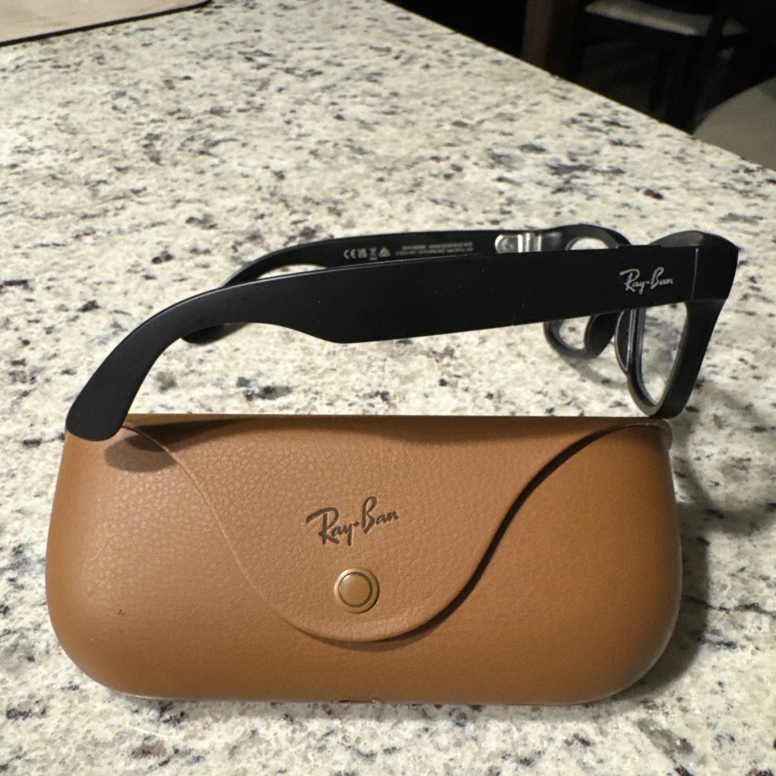 Ray-Ban Meta Wayfarer Smart Glasses Matte Black / Transition Green RW4006 Gen 2 thumbnail 3