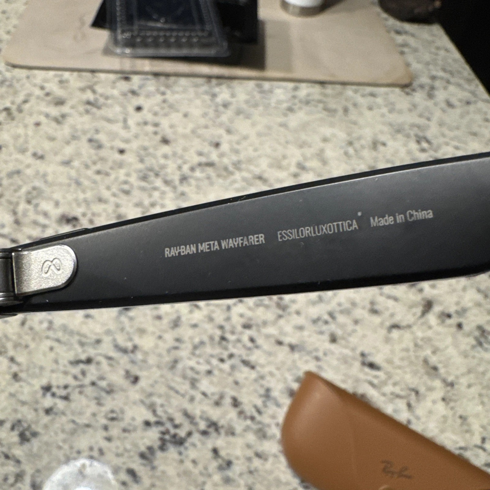 Ray-Ban Meta Wayfarer Smart Glasses Matte Black / Transition Green RW4006 Gen 2 thumbnail 5