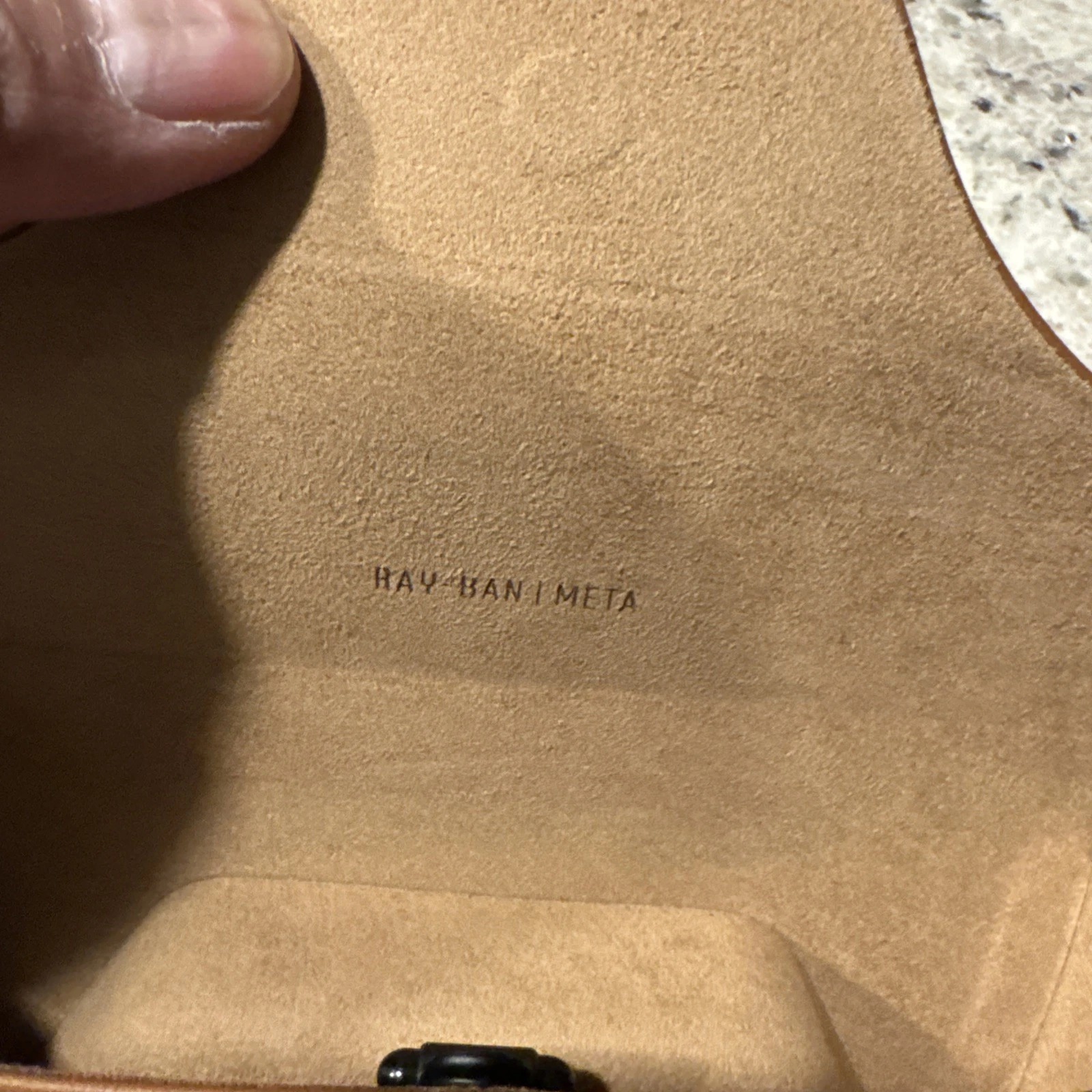 Ray-Ban Meta Wayfarer Smart Glasses Matte Black / Transition Green RW4006 Gen 2 thumbnail 6