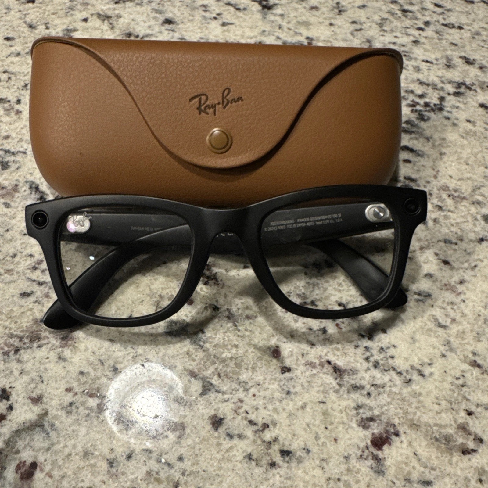 Ray-Ban Meta Wayfarer Smart Glasses Matte Black / Transition Green RW4006 Gen 2 thumbnail 9