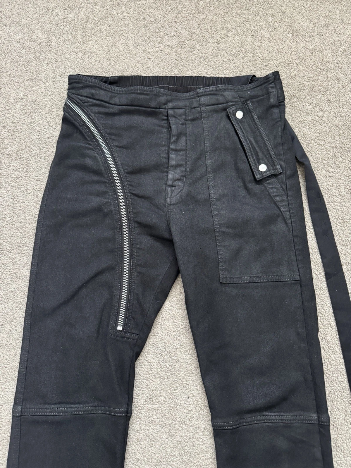 SS23 Rick Owens DRKSHDW Black Waxed Aircut Jogger Denim Pant Size Small thumbnail 2