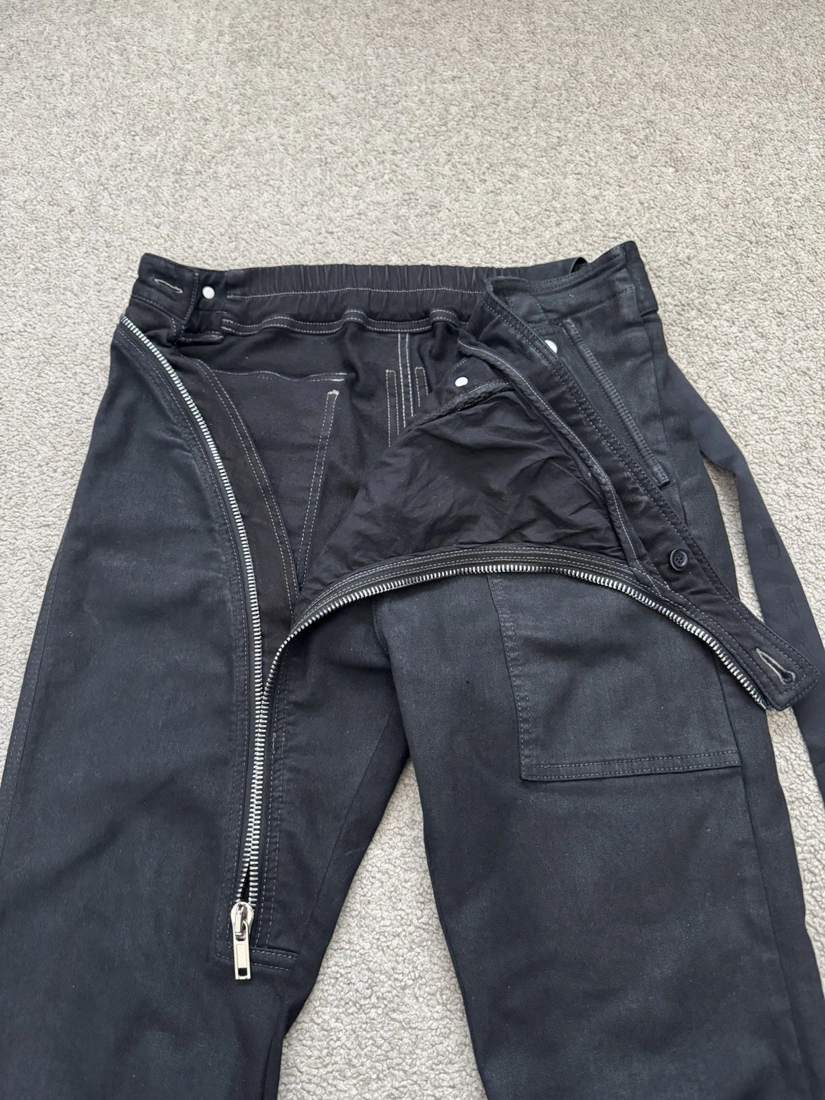 SS23 Rick Owens DRKSHDW Black Waxed Aircut Jogger Denim Pant Size Small thumbnail 3