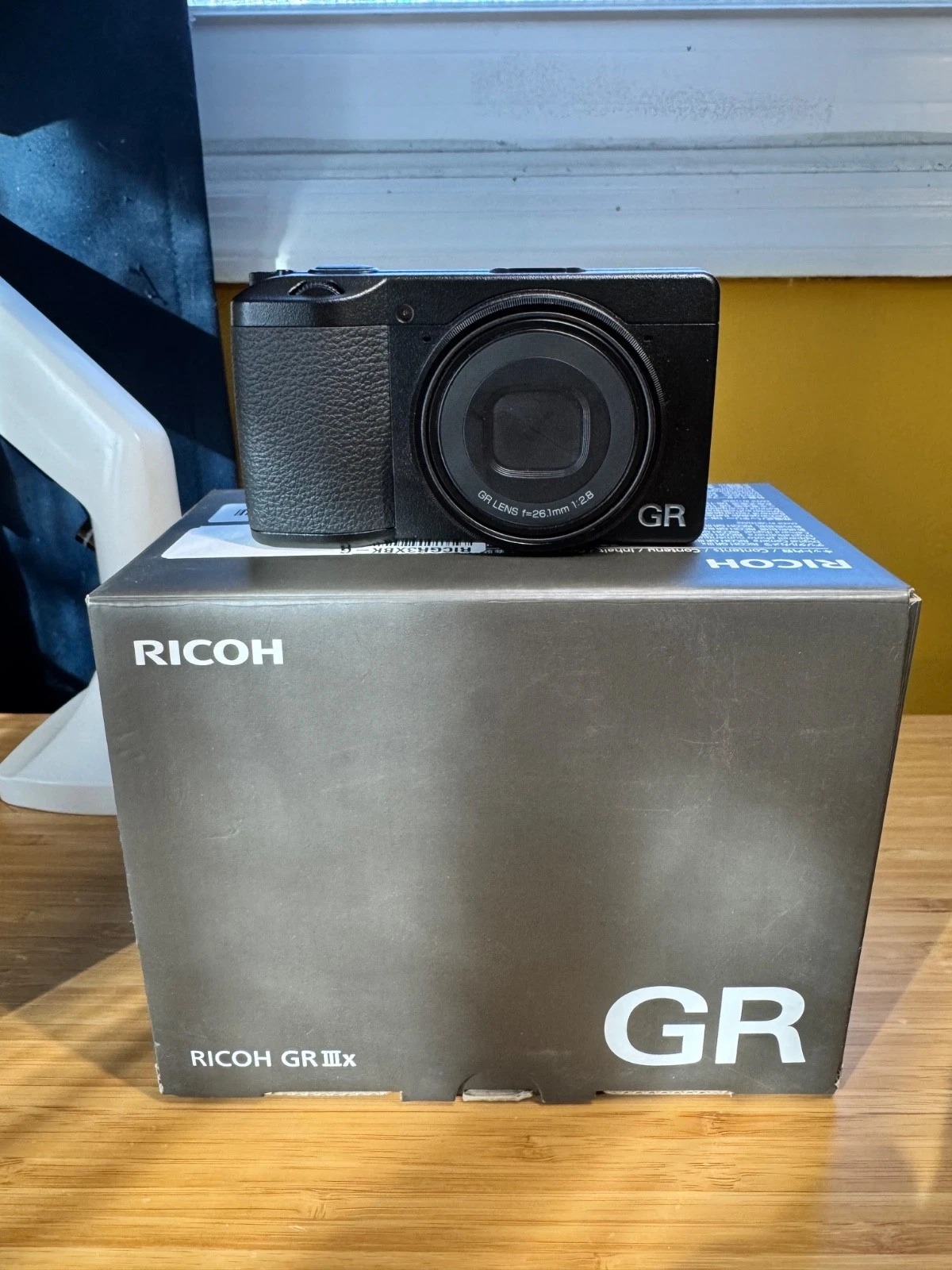 Ricoh GR IIIx 24MP f/2.8 40mm Compact Digital Camera – Black (15286) Mint++ thumbnail 1
