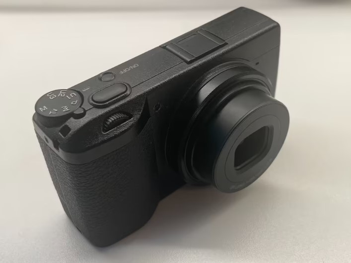 Ricoh GR IIIx Compact Camera - 2 Spare Batteries Included - Excellent Condition thumbnail 3