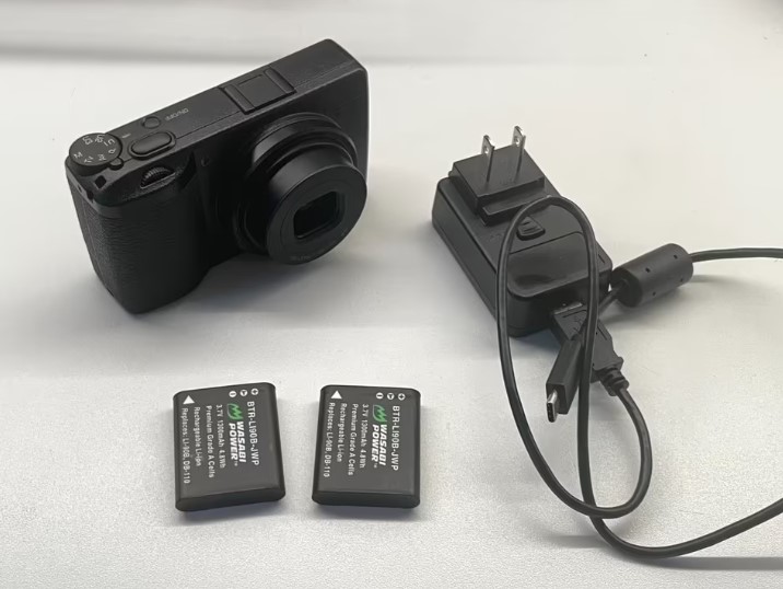 Ricoh GR IIIx Compact Camera - 2 Spare Batteries Included - Excellent Condition thumbnail 5