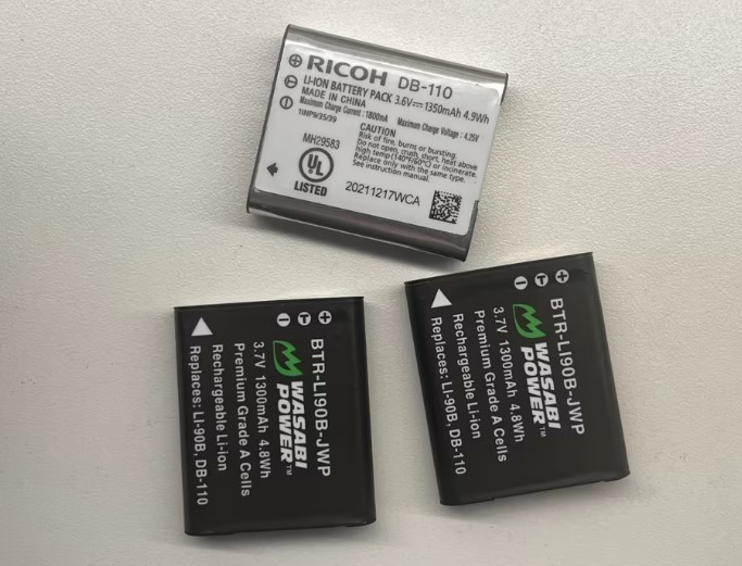 Ricoh GR IIIx Compact Camera - 2 Spare Batteries Included - Excellent Condition thumbnail 6