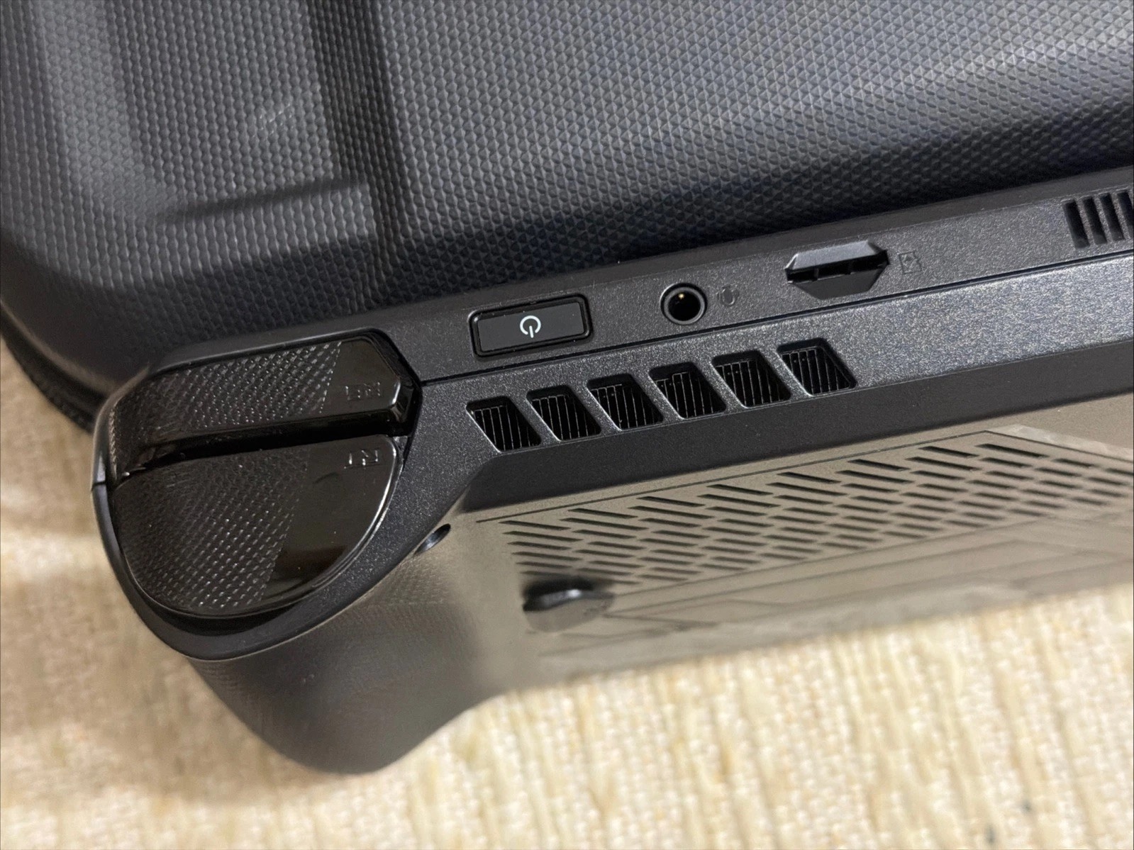 ROG Ally X (RC72LA-ALLYX.Z1X) - Windows 11 Ryzen Z1 24GB RAM 1TB SSD thumbnail 10