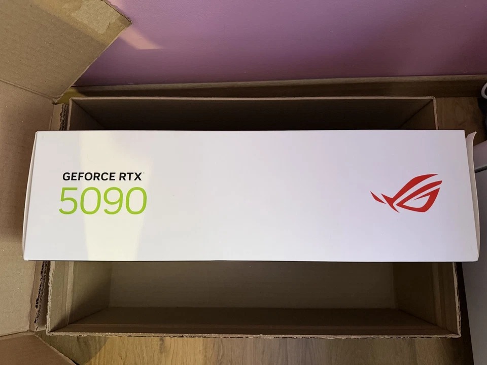 ROG Astral GeForce RTX™ 5090 32GB GDDR7 OC Edition thumbnail 2