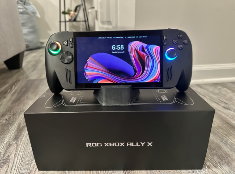 ROG Xbox Ally X – 1TB | 7” FHD 120Hz | Like New (Played Only 3 Times) thumbnail 3