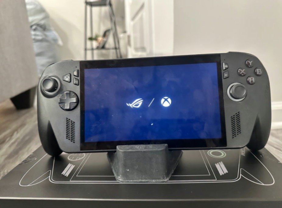 ROG Xbox Ally X – 1TB | 7” FHD 120Hz | Like New (Played Only 3 Times) thumbnail 5