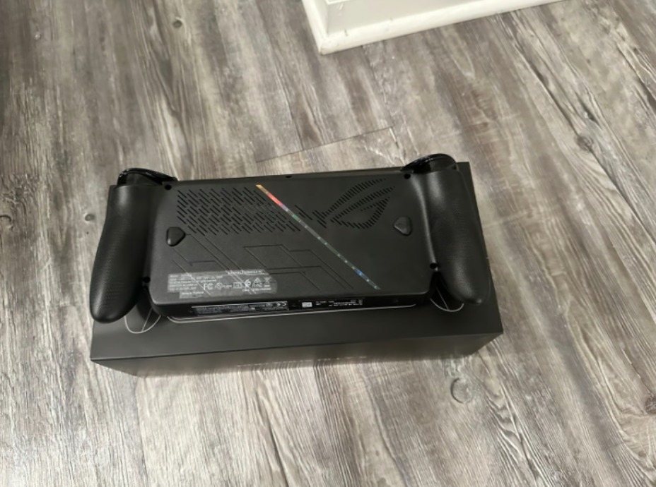 ROG Xbox Ally X – 1TB | 7” FHD 120Hz | Like New (Played Only 3 Times) thumbnail 7