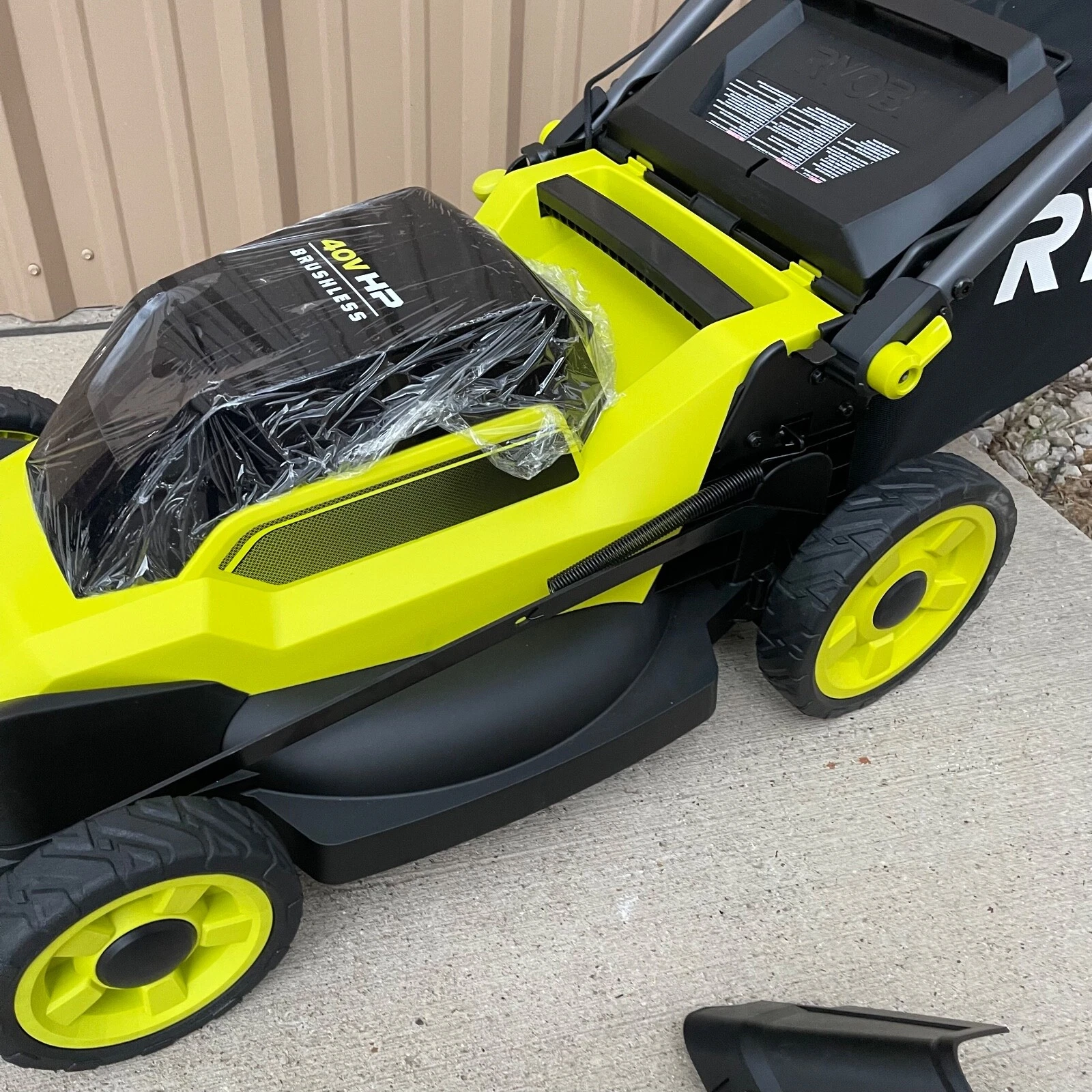 Ryobi RY401017 40V HP Brushless 20 in. Cordless Battery Walk Behind Push Lawn Mower thumbnail 2