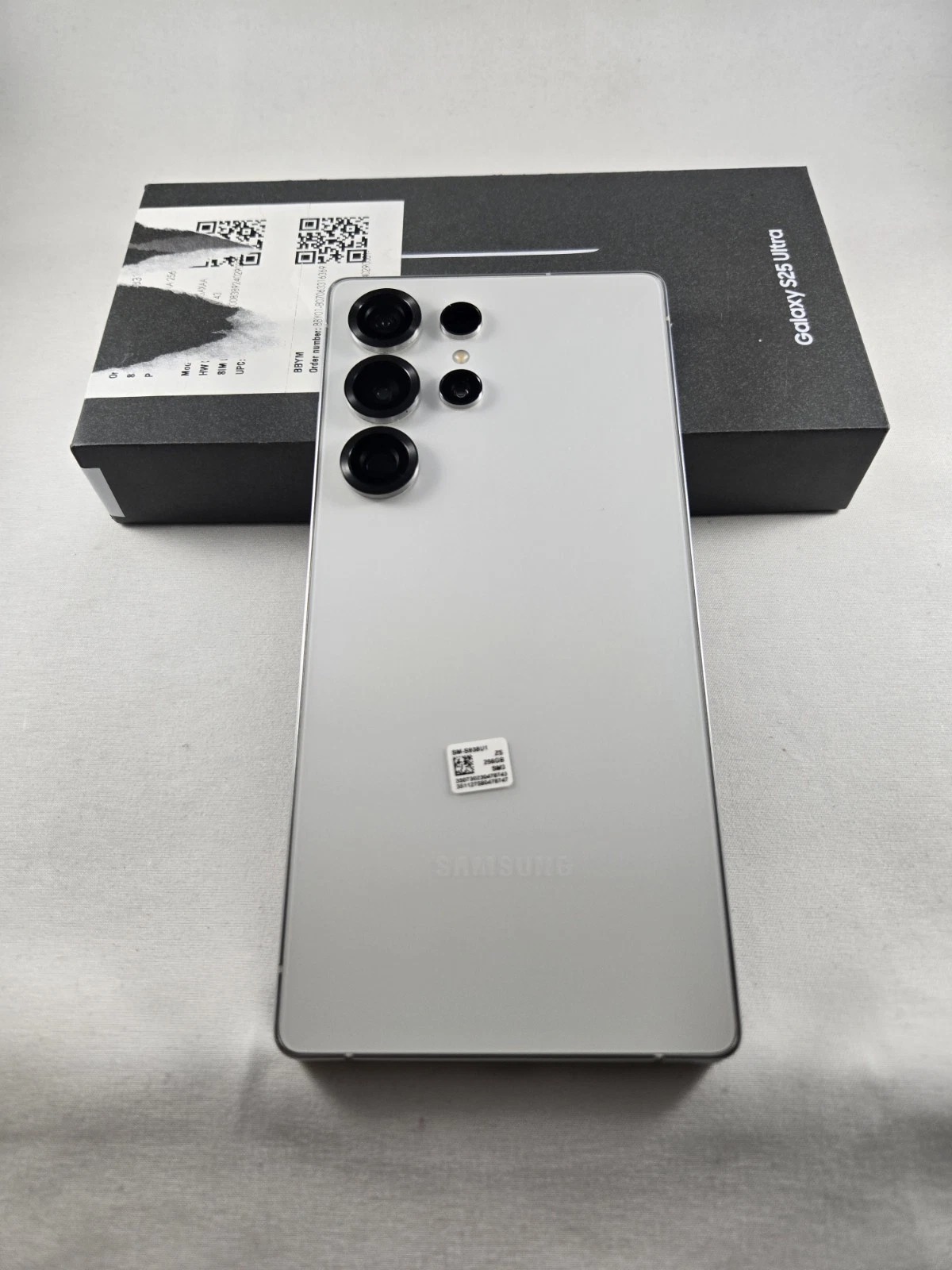 Samsung Galaxy S25 Ultra 256GB Silver white Unlocked thumbnail 1
