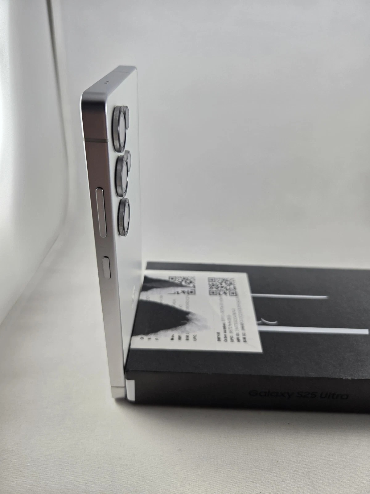 Samsung Galaxy S25 Ultra 256GB Silver white Unlocked thumbnail 7