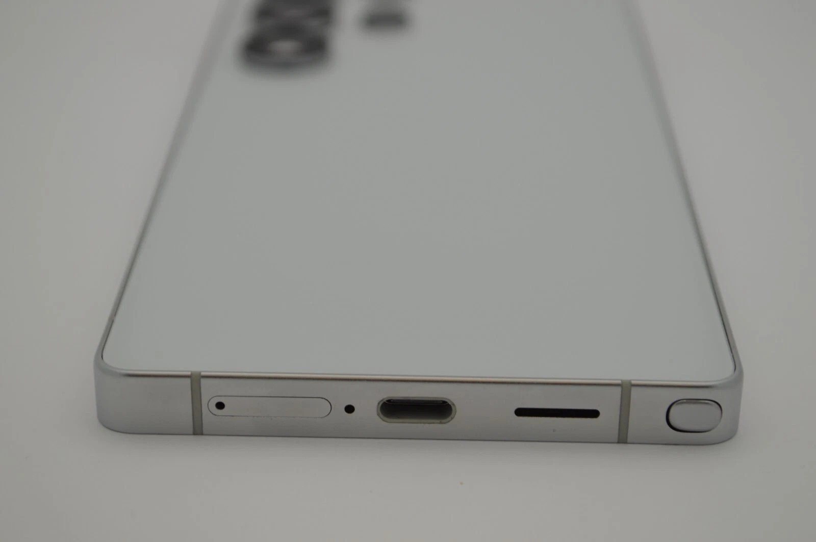 Samsung Galaxy S25 Ultra – SM-S938U1 – 512GB – Open Box – Gray thumbnail 4