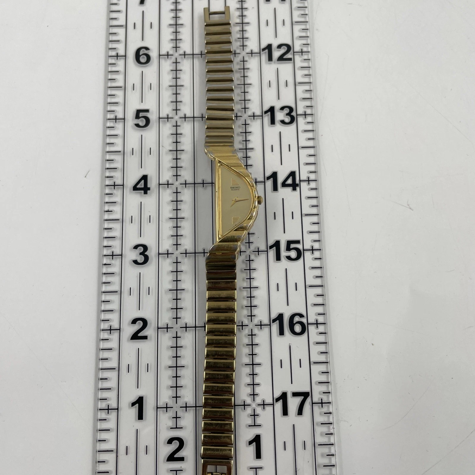 SEIKO “Half Moon” Vintage Watch (1F20-5D59) 6-6.75”W-Battery-Looks Good thumbnail 11