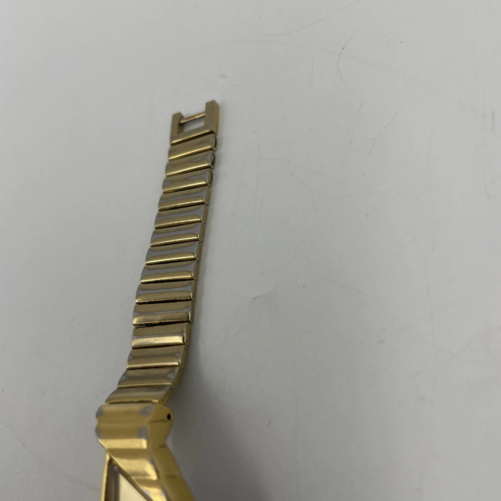 SEIKO “Half Moon” Vintage Watch (1F20-5D59) 6-6.75”W-Battery-Looks Good thumbnail 8