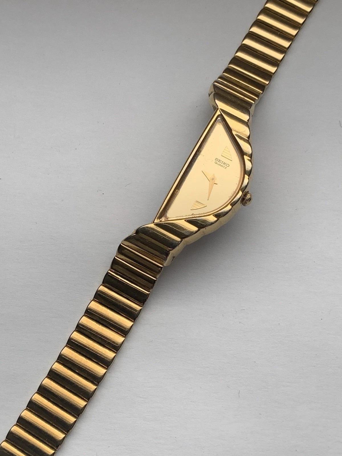 Seiko Rivoli Half Moon 15mm Gold Dial Women's Watch 1F20-5D59 thumbnail 2