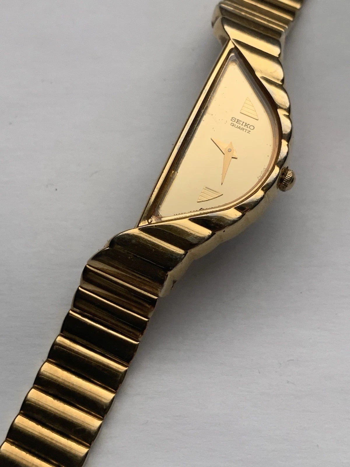Seiko Rivoli Half Moon 15mm Gold Dial Women's Watch 1F20-5D59 thumbnail 4