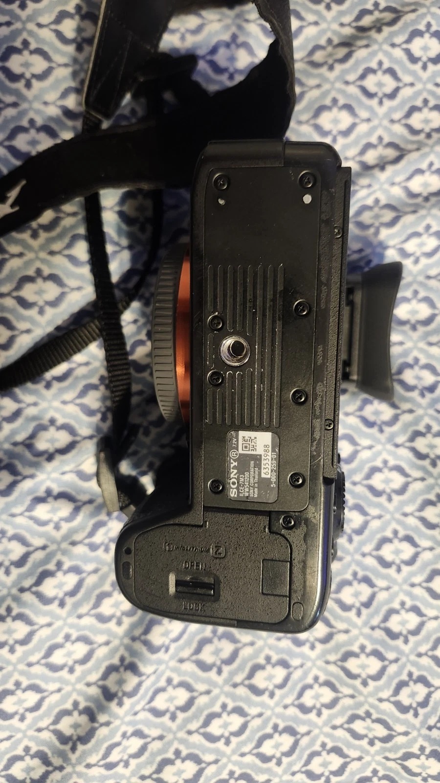 Sony a7 III 24.2 MP Mirrorless Digital Camera - Black (Body Only) thumbnail 2