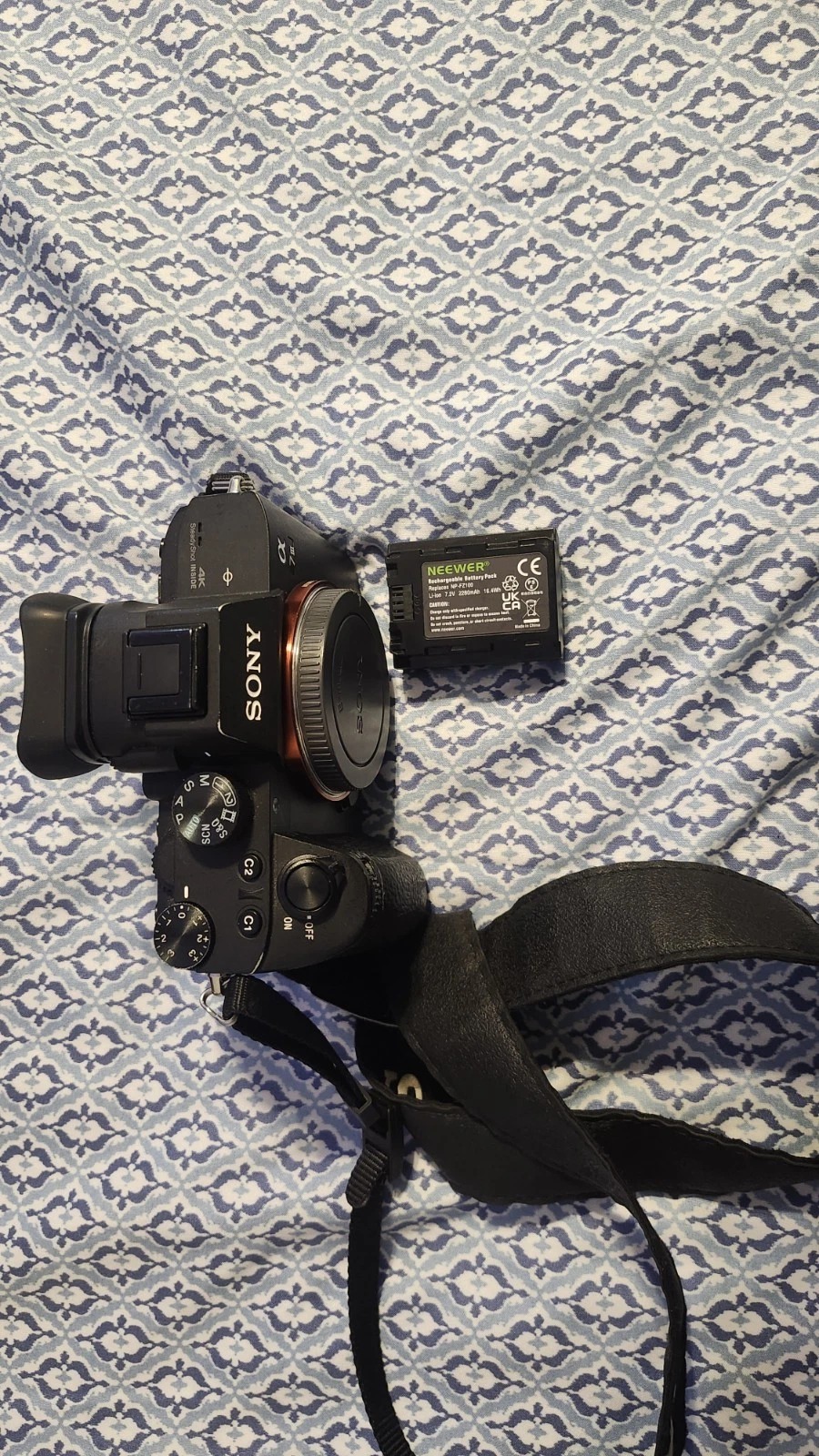 Sony a7 III 24.2 MP Mirrorless Digital Camera - Black (Body Only) thumbnail 3