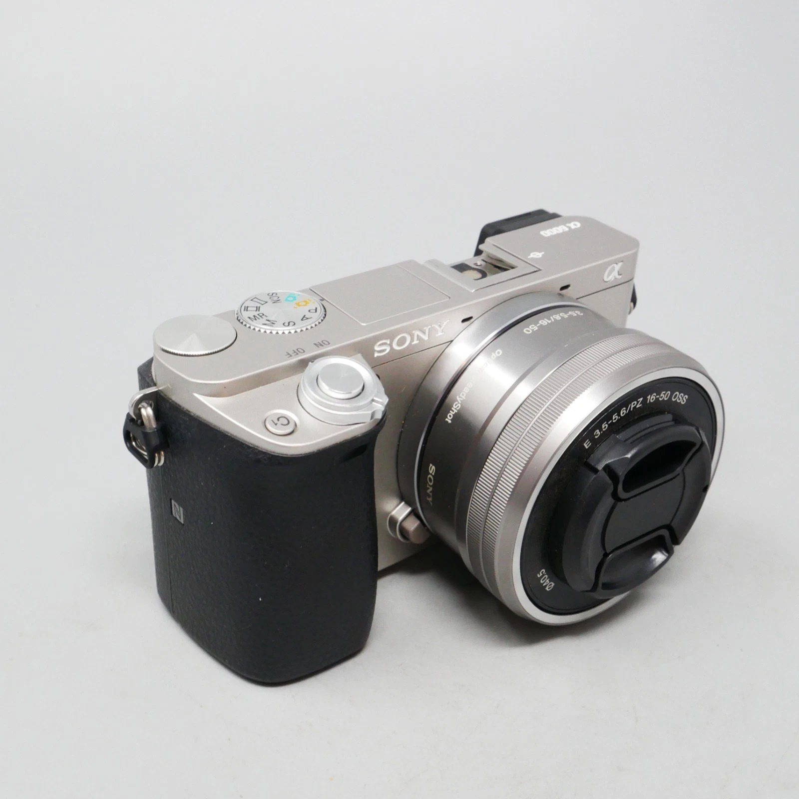 Sony Alpha A6000 24.3MP Digital Camera with 16-50mm Lens - 5,087 Clicks! thumbnail 3