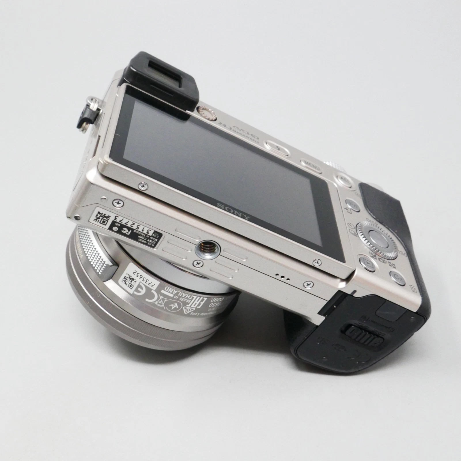 Sony Alpha A6000 24.3MP Digital Camera with 16-50mm Lens - 5,087 Clicks! thumbnail 9