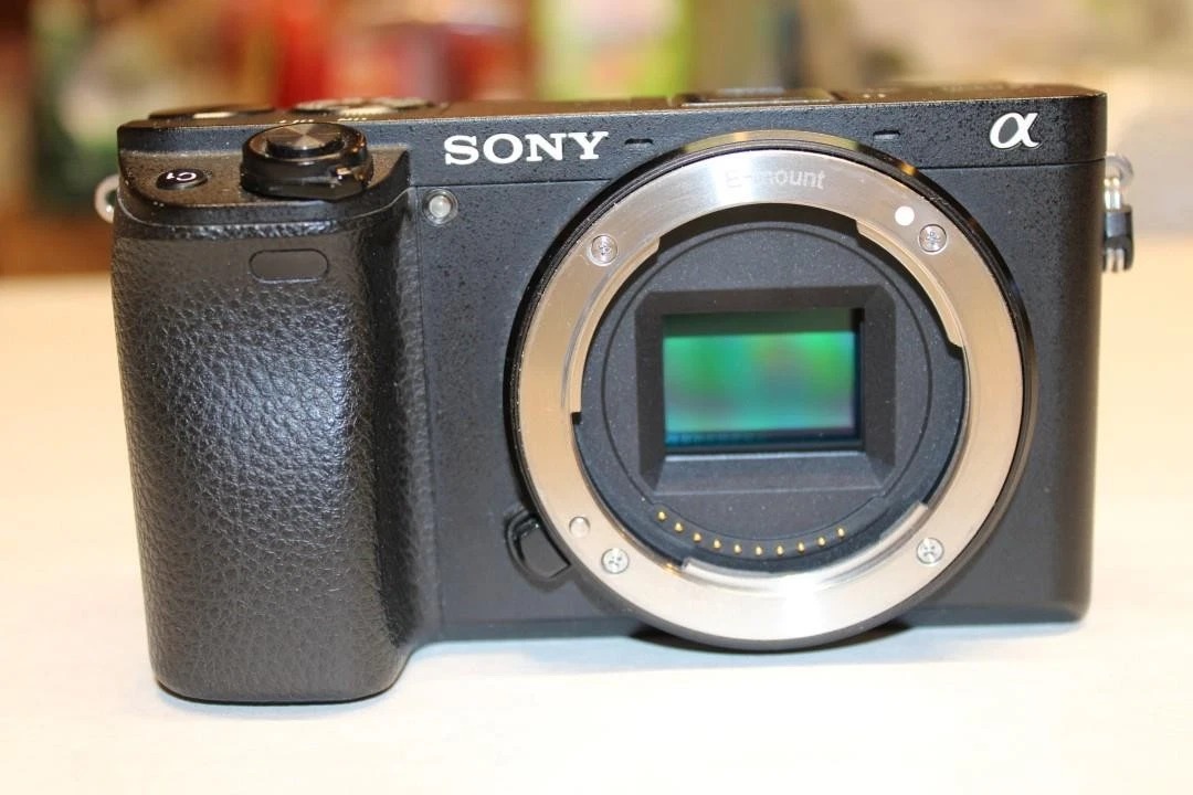 Sony Alpha a6300 Mirrorless Digital Camera w/ E PZ 16-50mm Zoom Lens 4 Batteries thumbnail 12