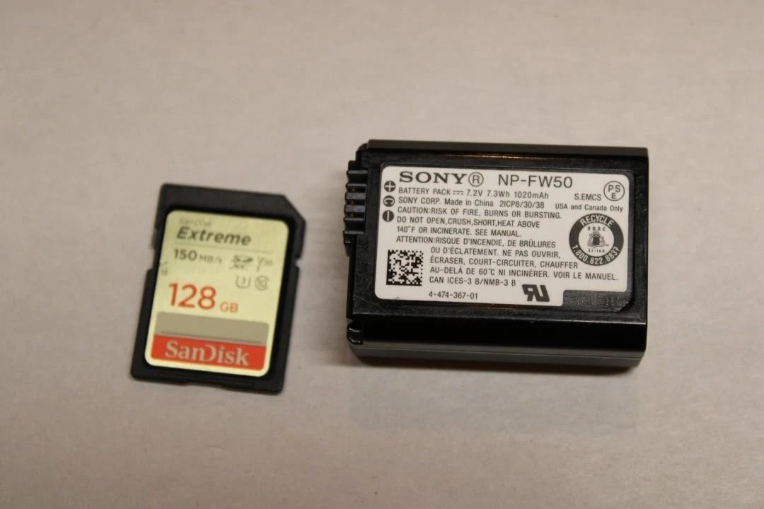 Sony Alpha a6300 Mirrorless Digital Camera w/ E PZ 16-50mm Zoom Lens 4 Batteries thumbnail 22