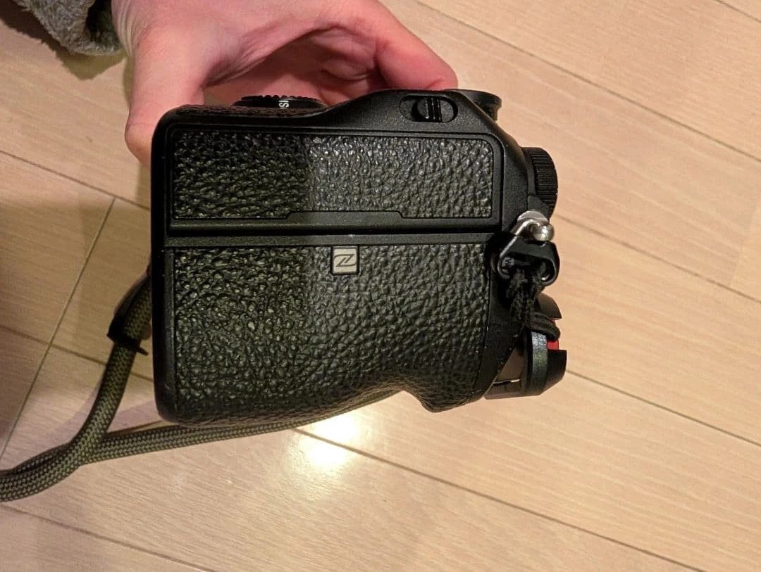 Sony Alpha a7 III Full Frame Camera w/ Tamron 28-200mm + 3 Batteries thumbnail 10