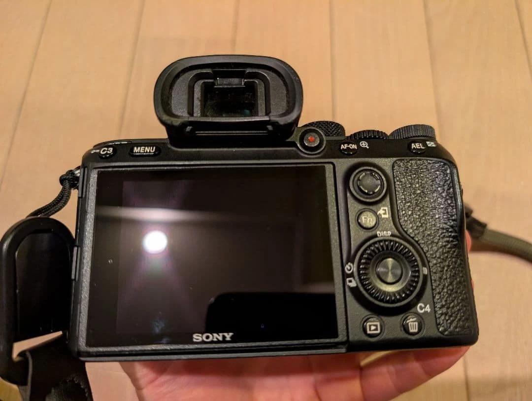 Sony Alpha a7 III Full Frame Camera w/ Tamron 28-200mm + 3 Batteries thumbnail 7