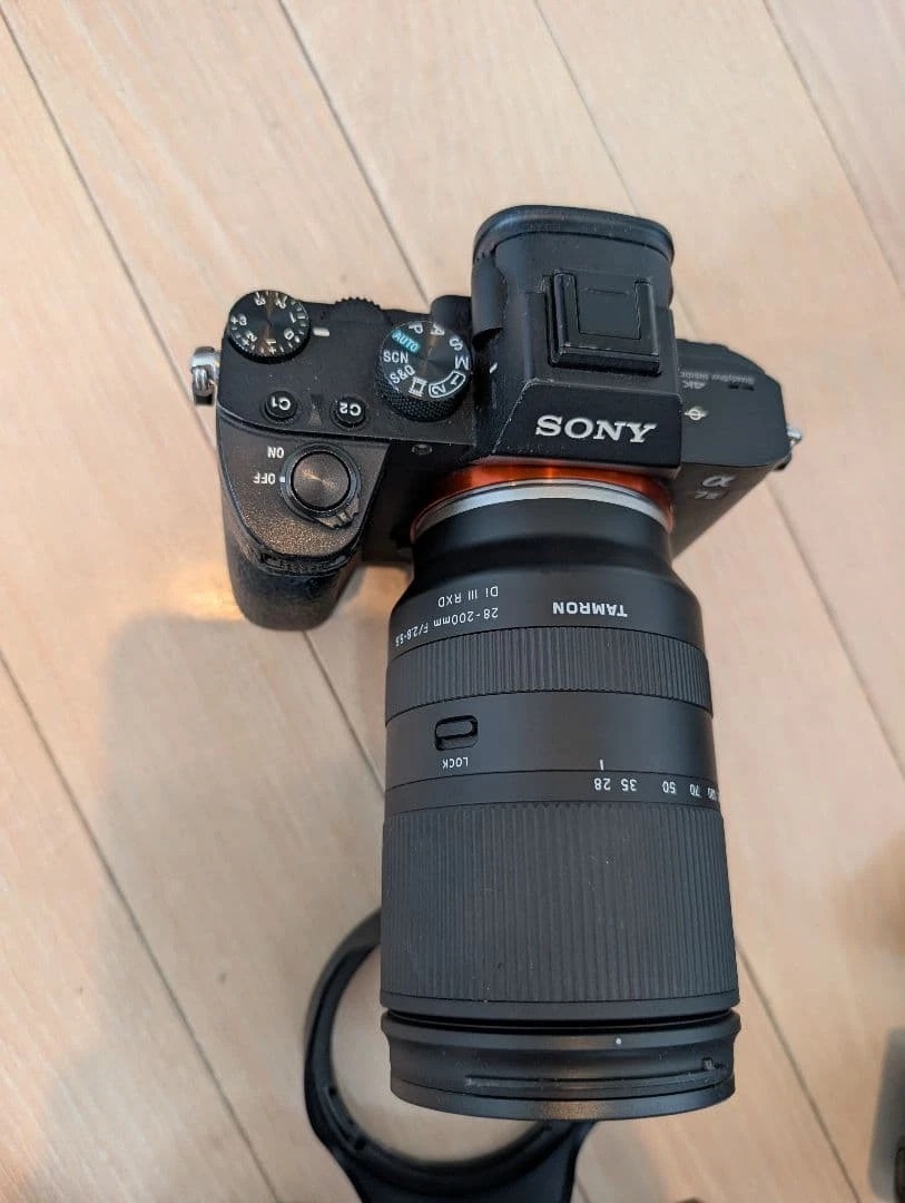Sony Alpha a7 III Full Frame Camera w/ Tamron 28-200mm + 3 Batteries thumbnail 9