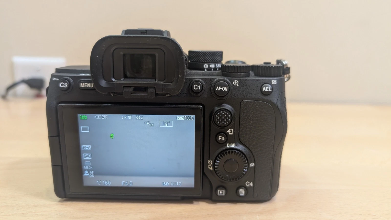 Sony Alpha A7 IV 33MP Mirrorless Digital Camera + 28-70mm OSS Shutter count 547 thumbnail 5