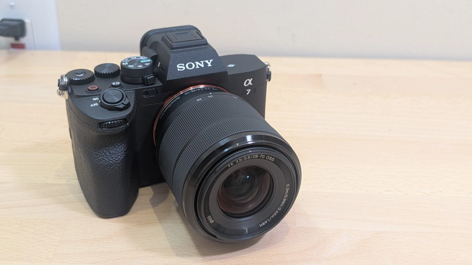 Sony Alpha A7 IV 33MP Mirrorless Digital Camera + 28-70mm OSS Shutter count 547 thumbnail 6