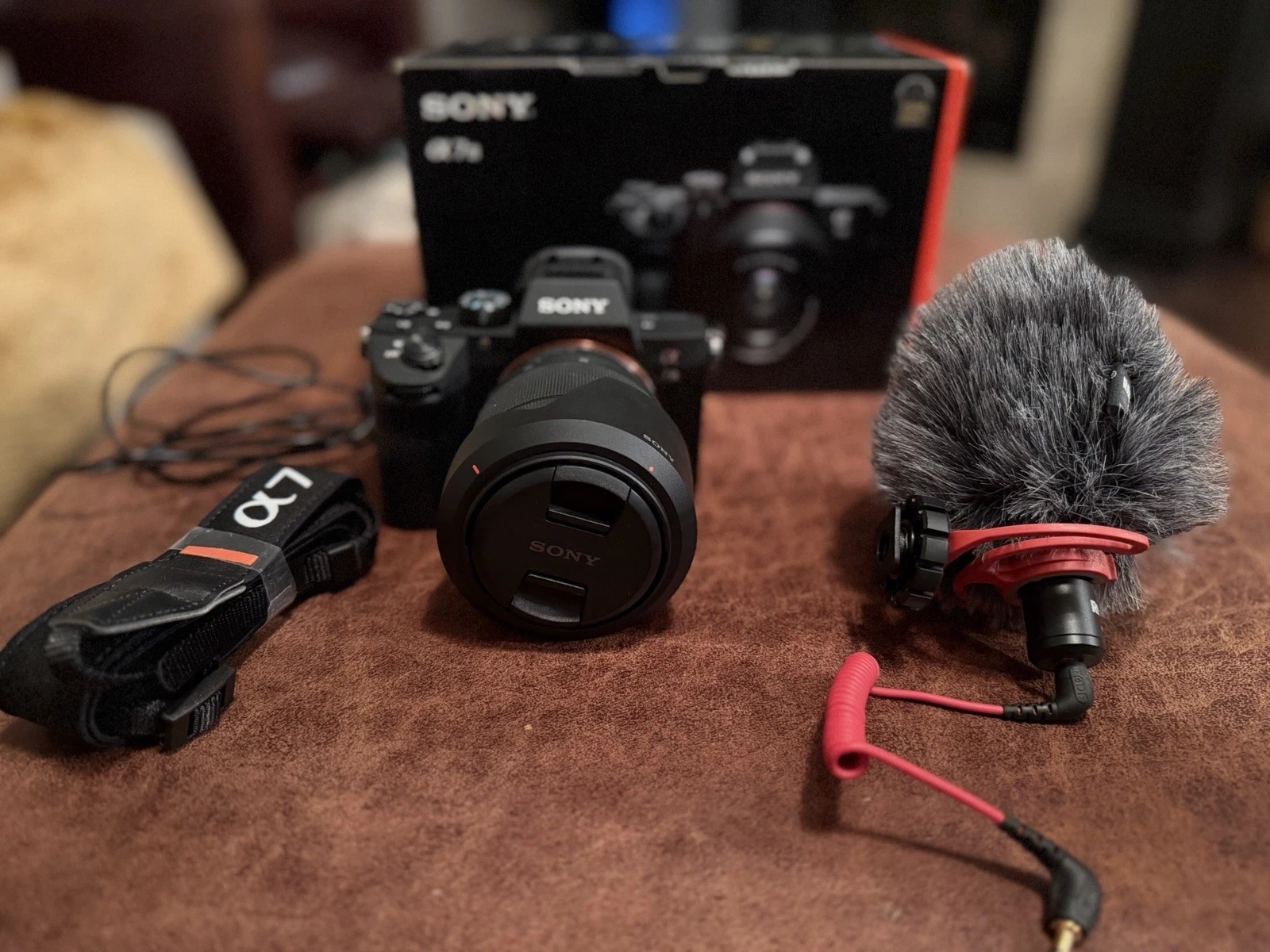 Sony Alpha A7 III Mirrorless Camera /w Rhode On Camera Microphone thumbnail 1