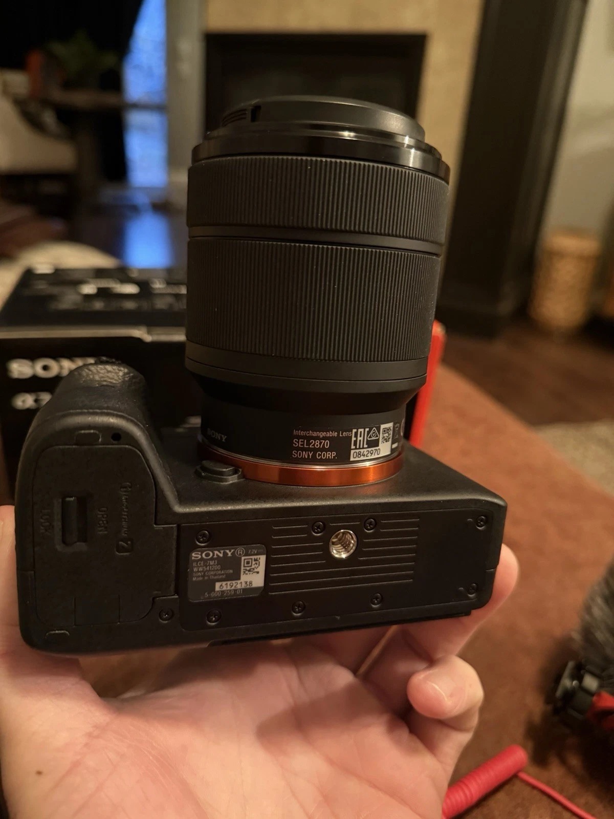 Sony Alpha A7 III Mirrorless Camera /w Rhode On Camera Microphone thumbnail 5