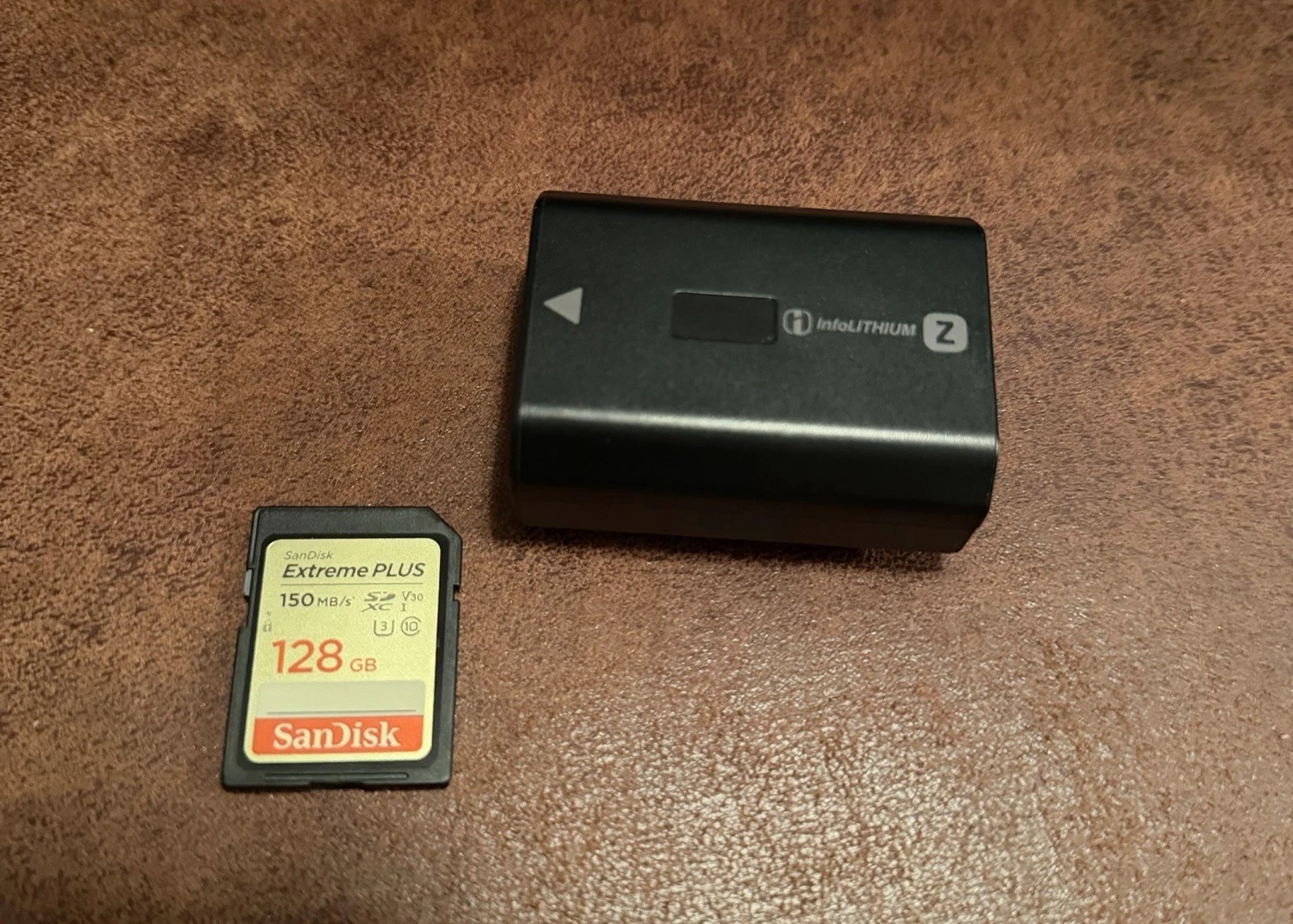 Sony Alpha A7 III Mirrorless Camera /w Rhode On Camera Microphone thumbnail 6