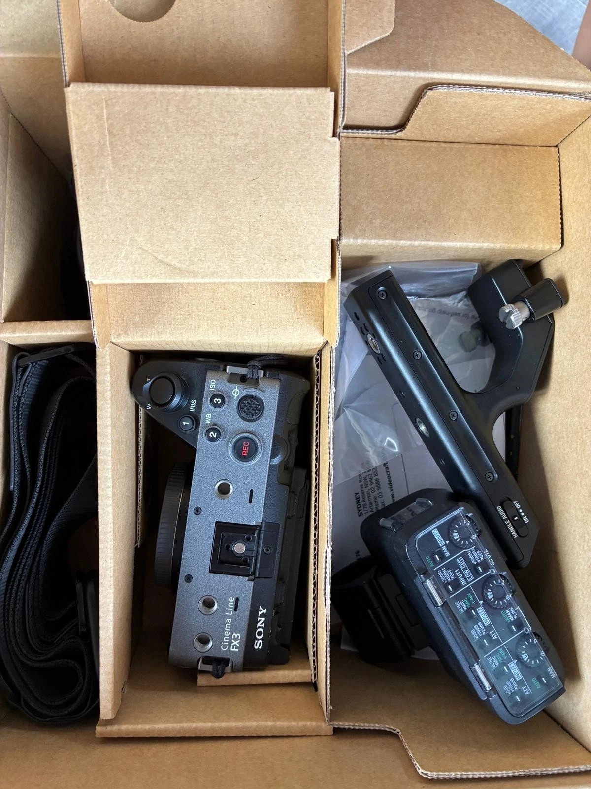 Sony Alpha FX3 12.1MP Full-Frame Cinema Line Camera (Body Only) thumbnail 2