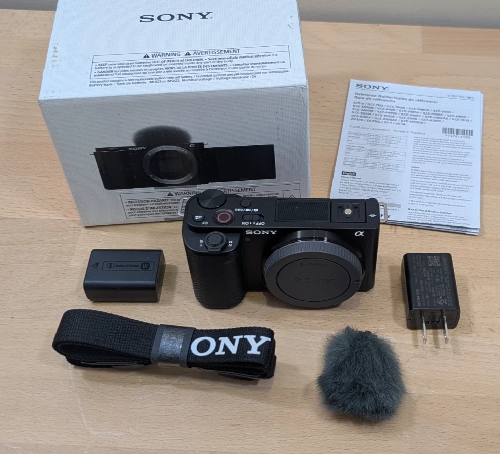 Sony Alpha ZV-E10 ZVE10 Black (ILCZVE10/B) Camera thumbnail 1