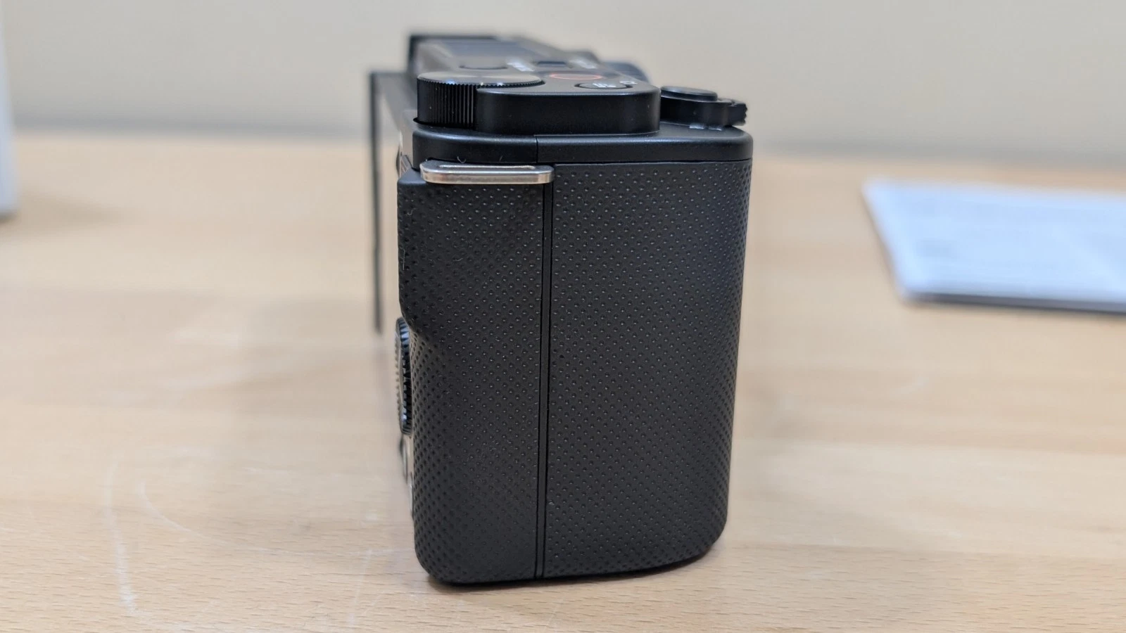 Sony Alpha ZV-E10 ZVE10 Black (ILCZVE10/B) Camera thumbnail 4