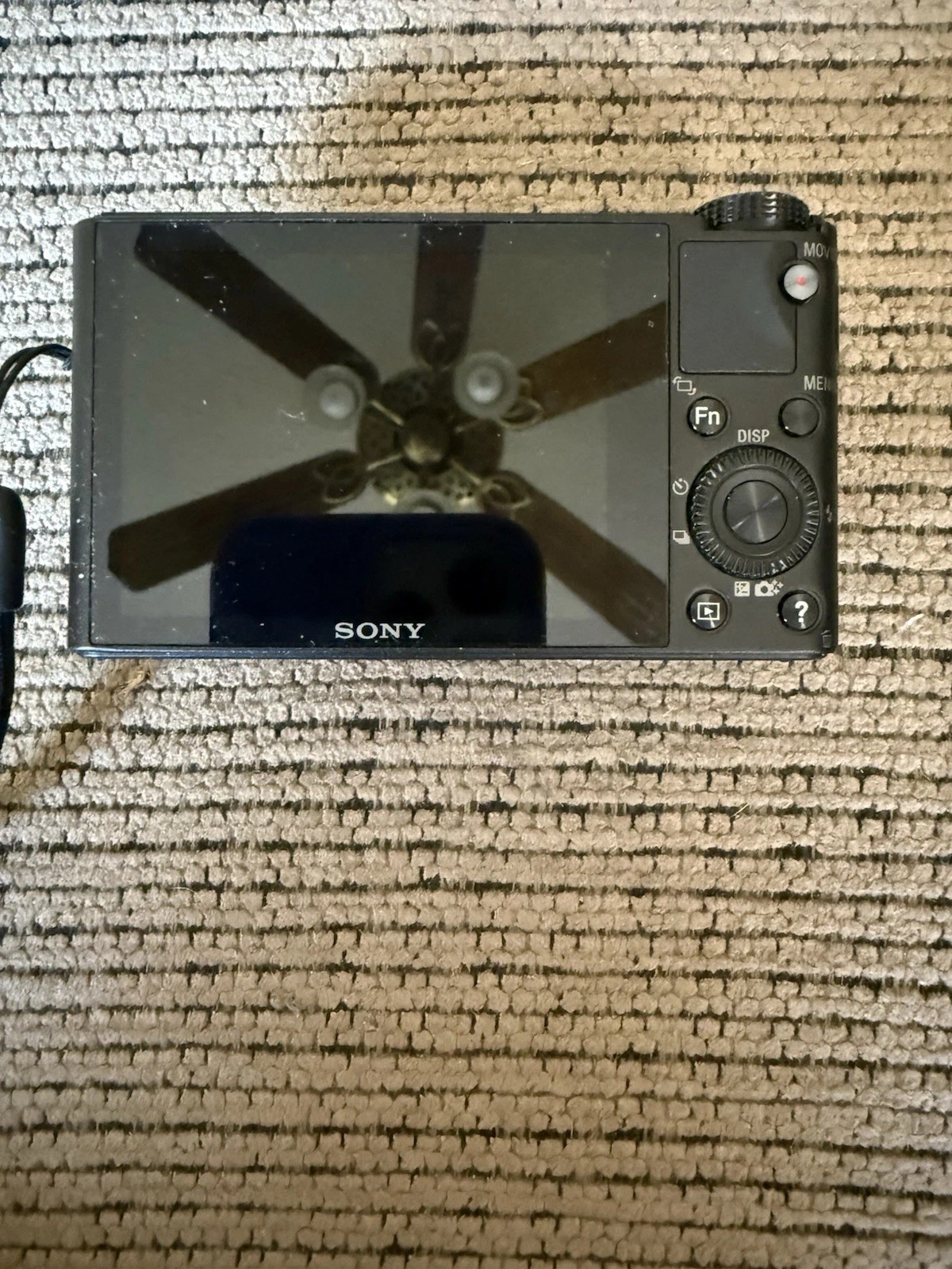 Sony Cyber-Shot DSC-RX100 – 20.2MP Compact Camera | With Worn Case | Pre-Owned thumbnail 4