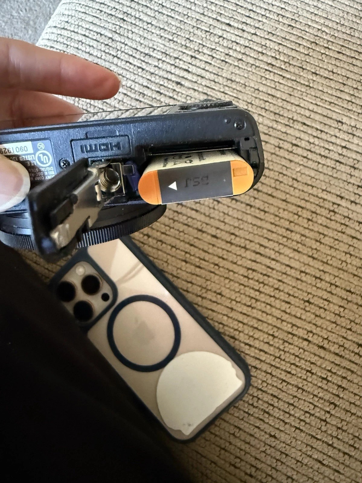 Sony Cyber-Shot DSC-RX100 – 20.2MP Compact Camera | With Worn Case | Pre-Owned thumbnail 5