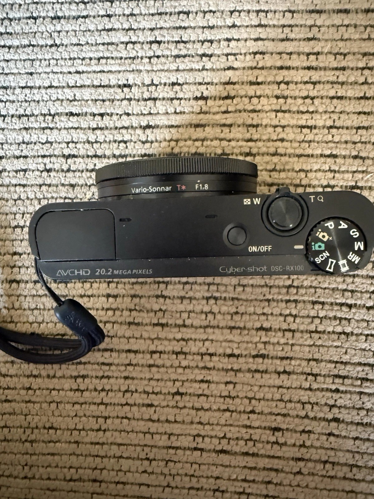 Sony Cyber-Shot DSC-RX100 – 20.2MP Compact Camera | With Worn Case | Pre-Owned thumbnail 7