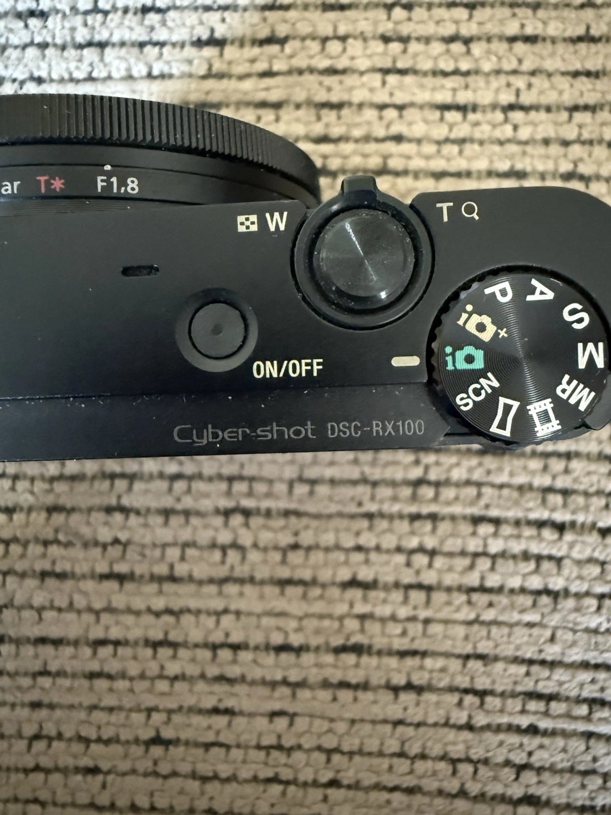 Sony Cyber-Shot DSC-RX100 – 20.2MP Compact Camera | With Worn Case | Pre-Owned thumbnail 8