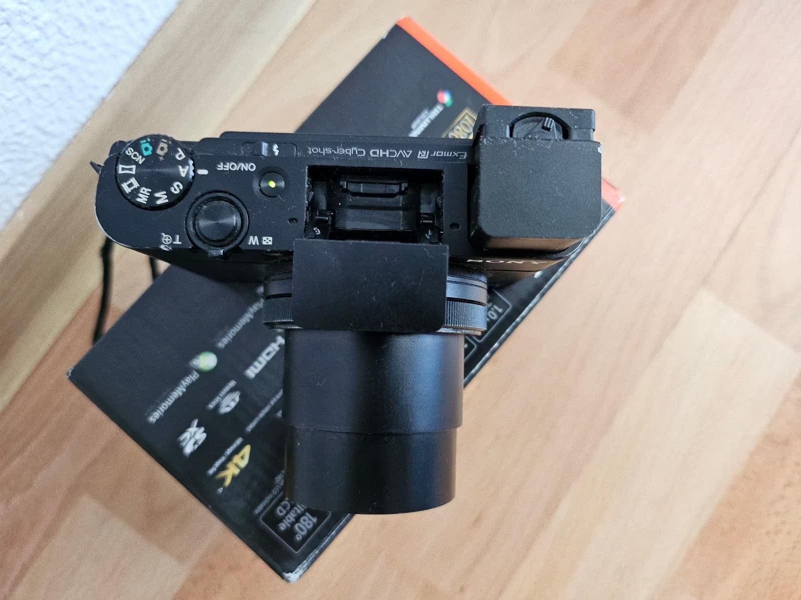 Sony Cyber-shot DSC-RX100 III (20.2 MP) Digital Camera, Brand New in Box thumbnail 8