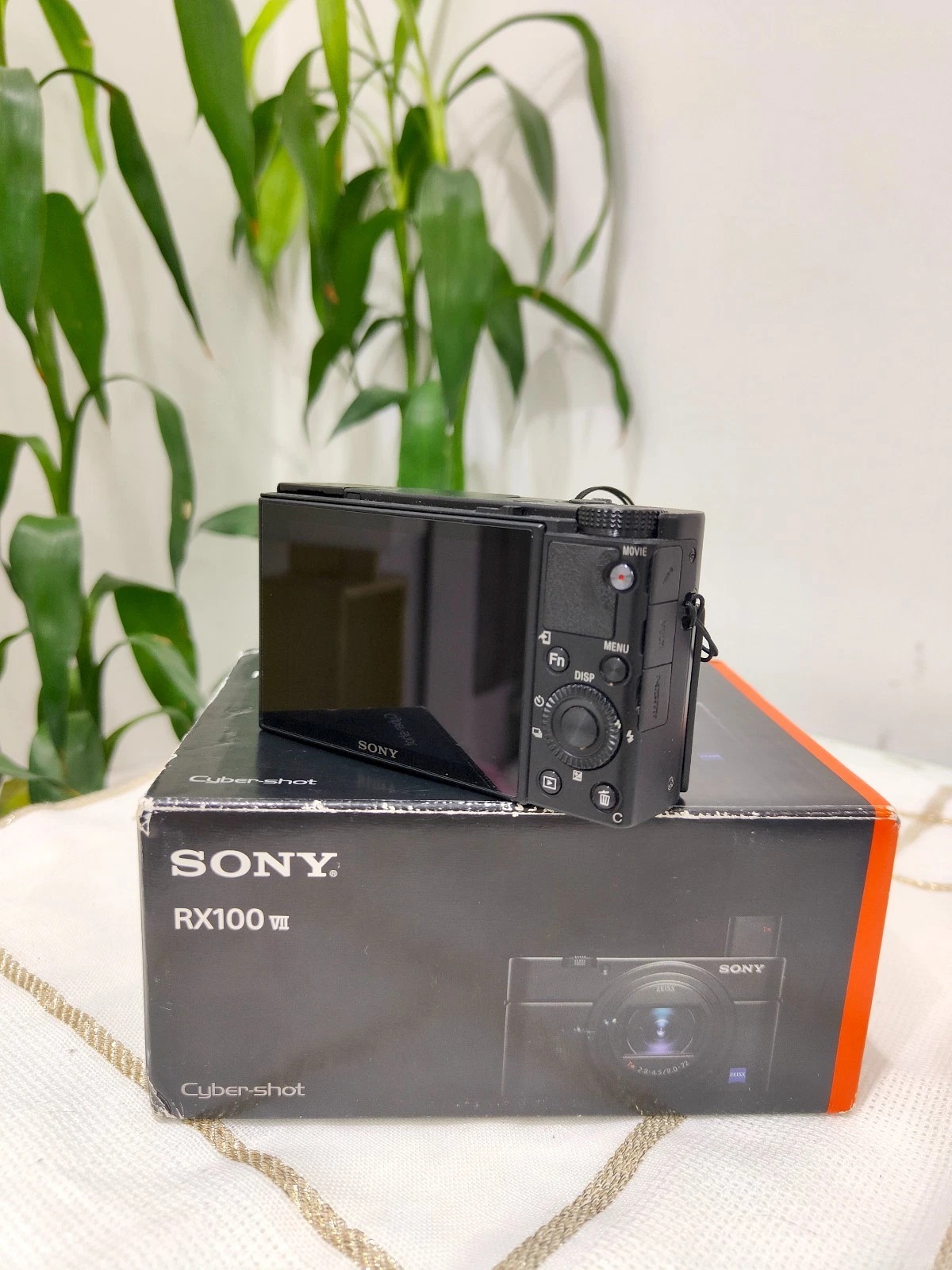 Sony RX100 VII Compact Digital Camera + GP-VPT2BT Wireless Grip | Excellent Cond thumbnail 14