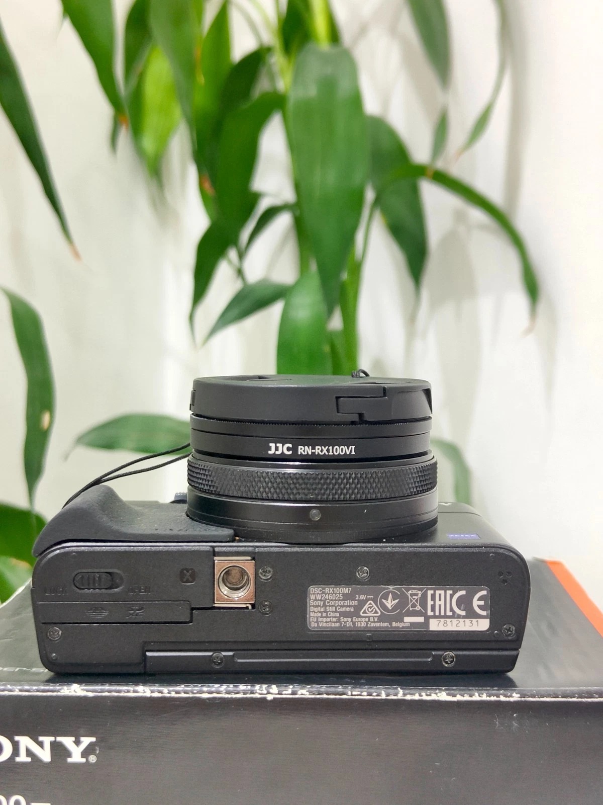 Sony RX100 VII Compact Digital Camera + GP-VPT2BT Wireless Grip | Excellent Cond thumbnail 3