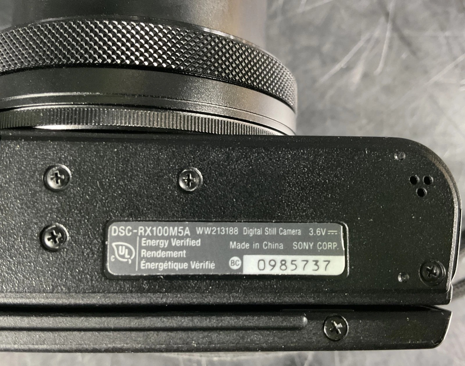 Sony Cyber-Shot RX100 VA – 20.1MP | 2.9x Optical Zoom | DSC-RX100M5A | Excellent Condition thumbnail 8