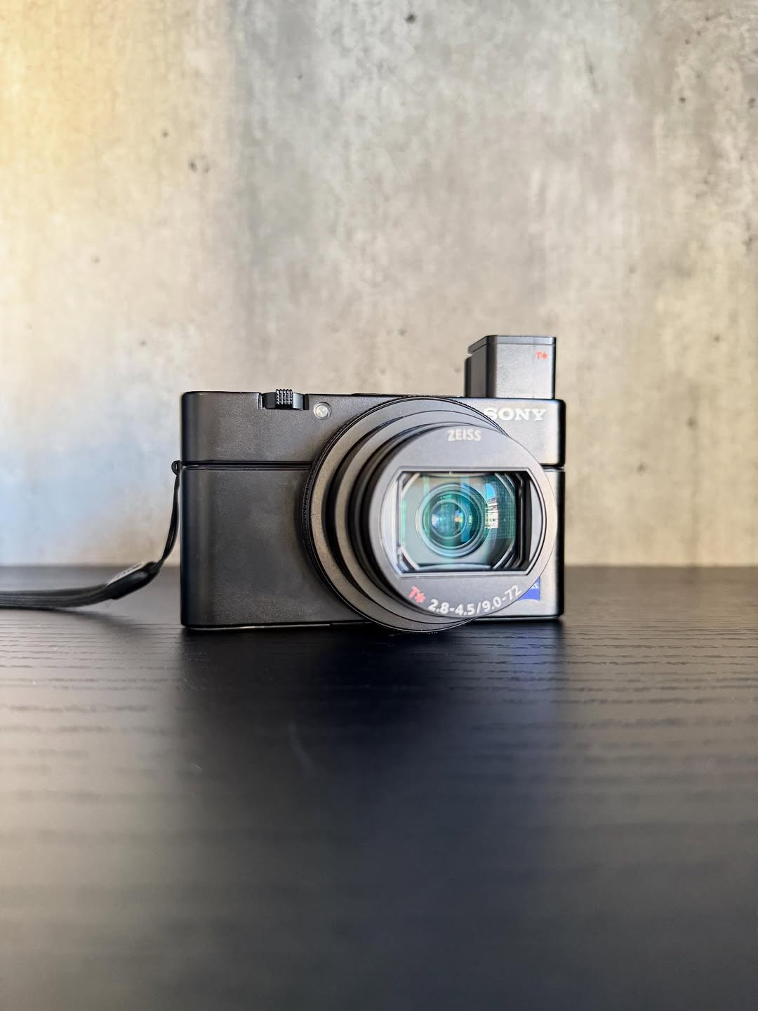 Sony Cyber-shot RX100 VII. 20.1 megapixels thumbnail 9