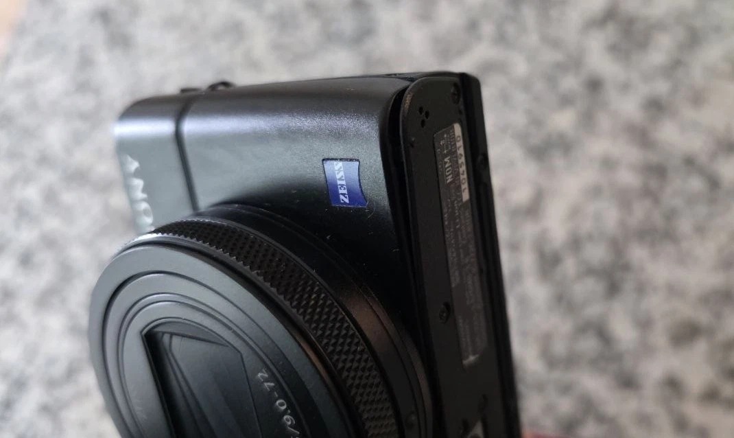 Sony Cyber-Shot RX100 VII 4K UHD 20.1MP Digital Camera - READ DESCRIPTION thumbnail 4